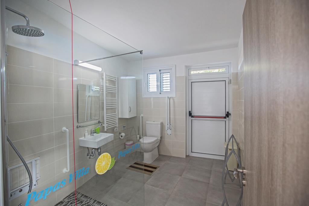 Papas Family Villa Paralimni Exterior photo