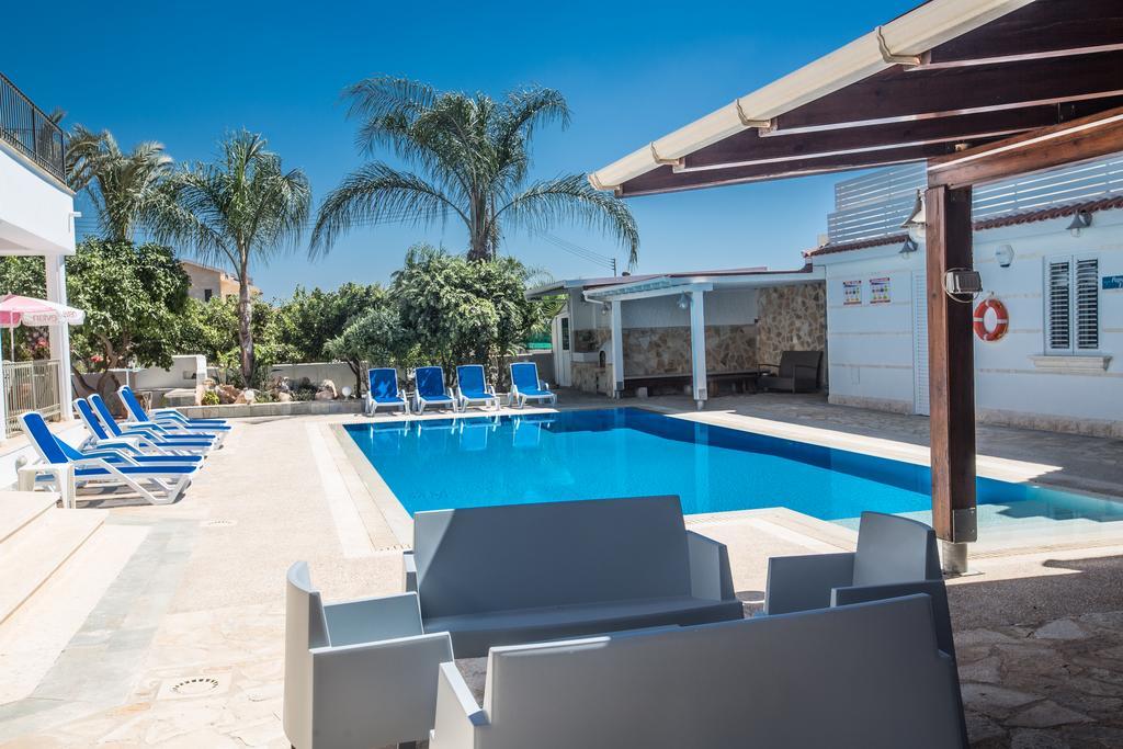 Papas Family Villa Paralimni Exterior photo